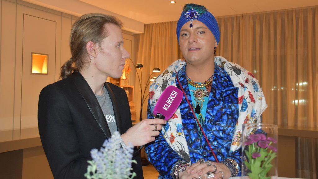 Julian F.M. Stoeckel im KUKKSI-Interview