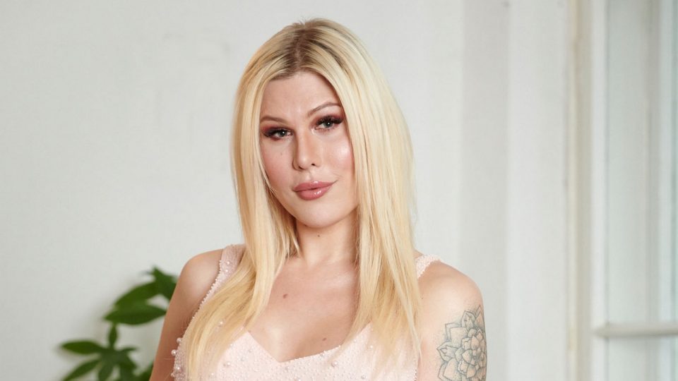 Arielle Rippegather bei "B:REAL"